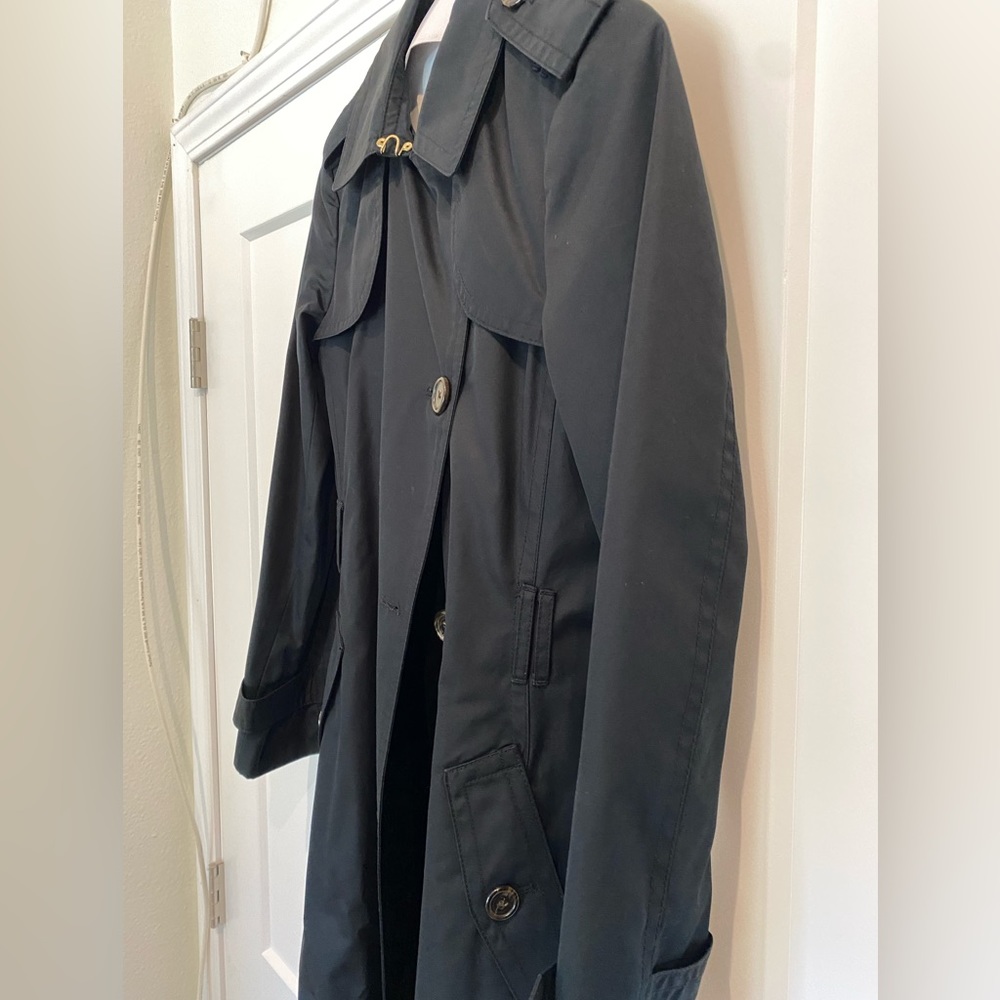New without tags, Banana Republic Woman’s Black Classic Trench Coat with pockets - Picture 4 of 15